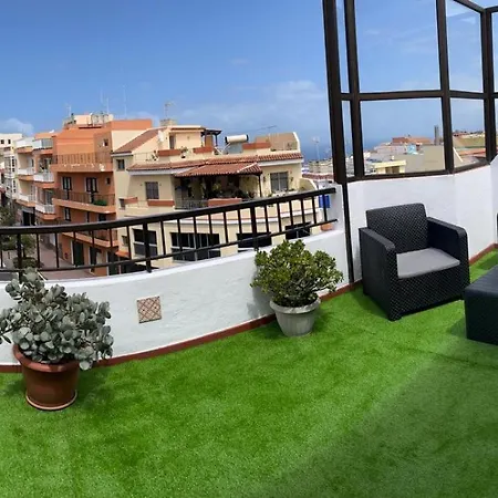 Daire 3 Dormitorios. Terraza. Bus Stop Los Realejos