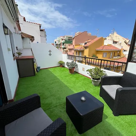 Daire 3 Dormitorios. Terraza. Bus Stop Los Realejos