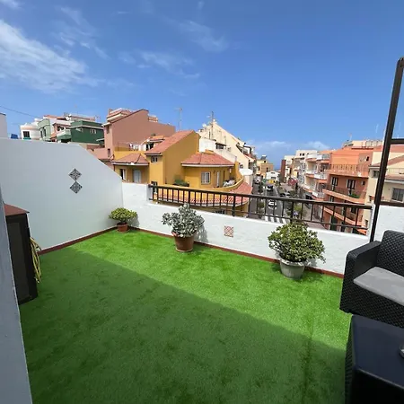 3 Dormitorios. Terraza. Bus Stop Daire Los Realejos