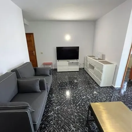 Lägenhet 3 Dormitorios. Terraza. Bus Stop