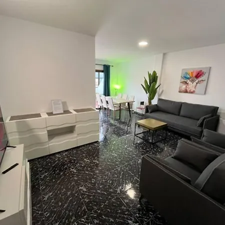 3 Dormitorios. Terraza. Bus Stop * Los Realejos