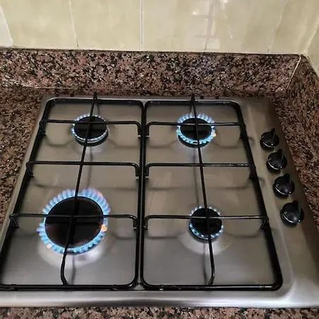 3 Dormitorios. Terraza. Bus Stop