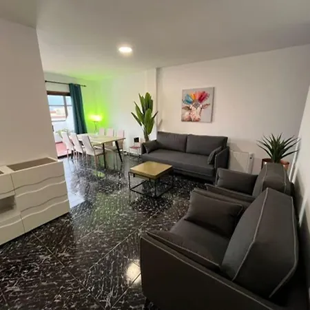 3 Dormitorios. Terraza. Bus Stop * Los Realejos