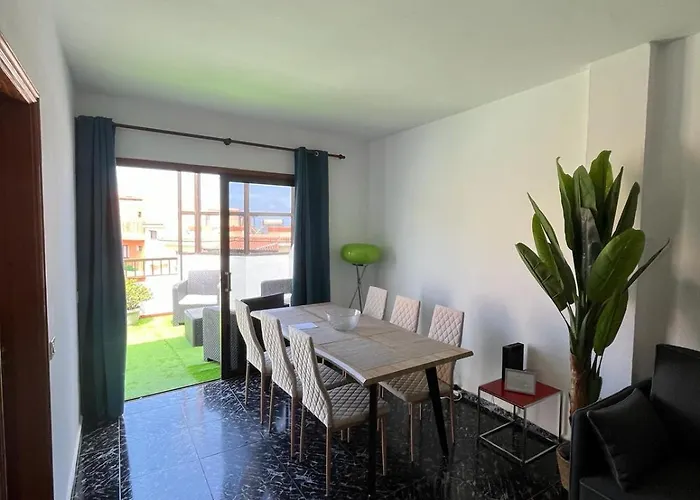 3 Dormitorios. Terraza. Bus Stop *