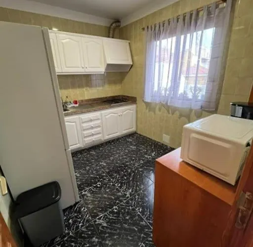 Lejlighed 3 Dormitorios. Terraza. Bus Stop