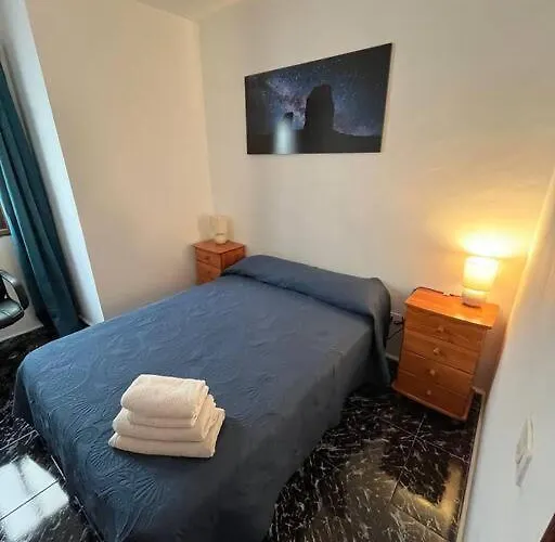 3 Dormitorios. Terraza. Bus Stop Lejlighed *